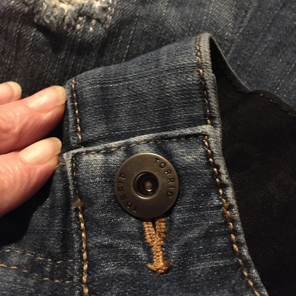 Torrid sz 24 Regular Plus size Bombshell Skinny Dark Wash Jeans - Picture 7 of 10